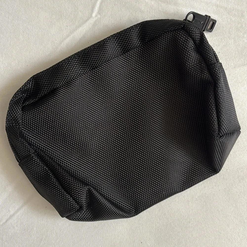 New without tags Tumi nylon small zip pouch